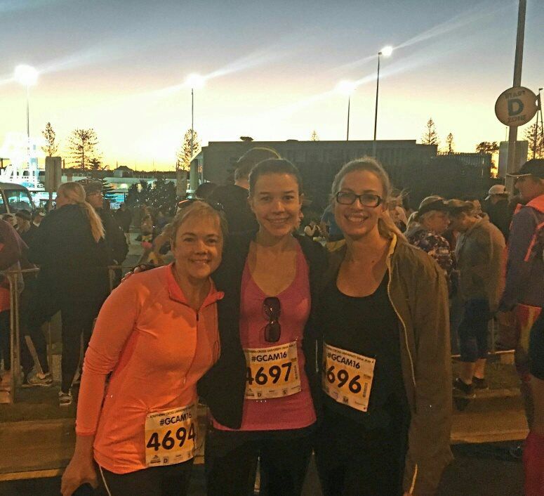 our team up early for the fun run